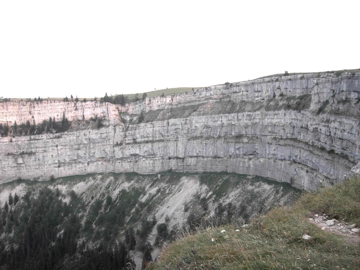 Littoral Lac Gorgier Bagian luar foto
